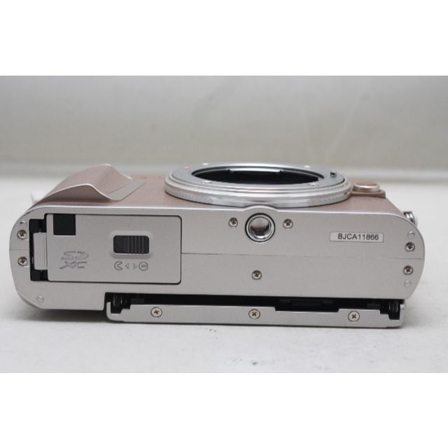 OLYMPUS(オリンパス)のオリンパス E-PL10 ボディ スマホ/家電/カメラのカメラ(ミラーレス一眼)の商品写真