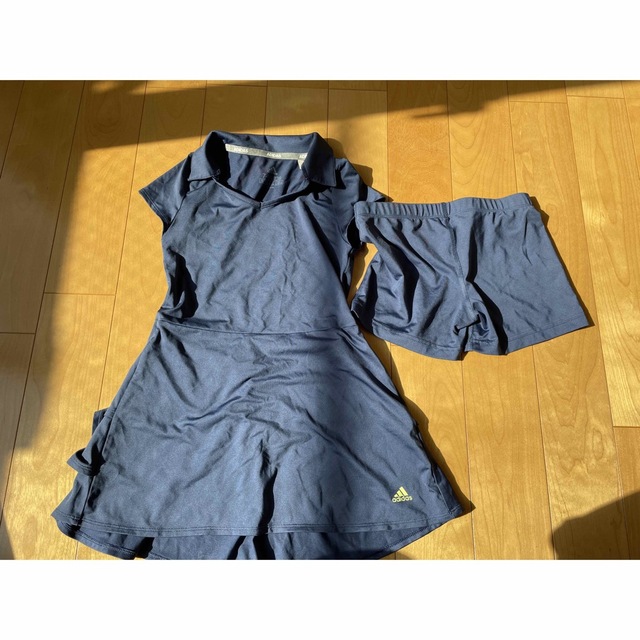 adidas(アディダス)のadidas テニス　128センチ　７．８歳 キッズ/ベビー/マタニティのキッズ服女の子用(90cm~)(その他)の商品写真