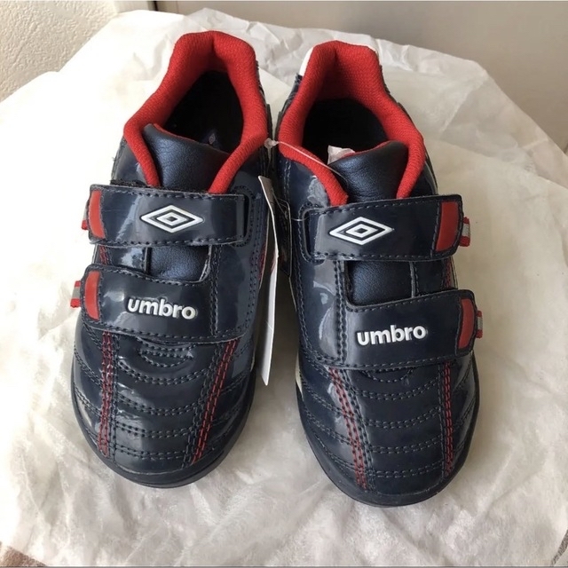 UMBRO(アンブロ)のぐとと様専用 キッズ/ベビー/マタニティのキッズ靴/シューズ(15cm~)(スニーカー)の商品写真