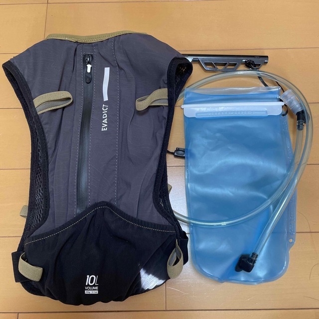 SALOMON(サロモン)のEVADICT (エバディクト)トレイルランニング 10L 男女兼用　XS/S スポーツ/アウトドアのアウトドア(登山用品)の商品写真