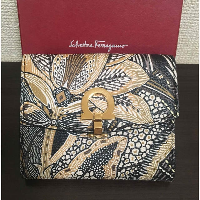 Salvatore Ferragamo(サルヴァトーレフェラガモ)の【美品】フェラガモ ❤︎ 財布 レディースのファッション小物(財布)の商品写真