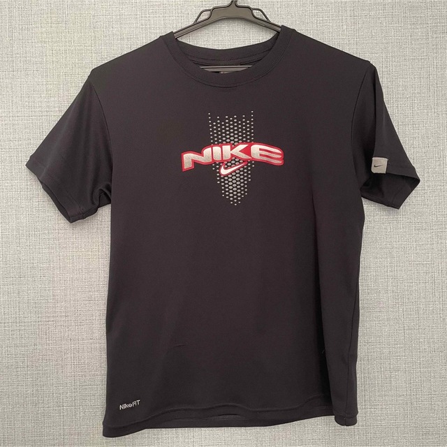 NIKE(ナイキ)のNike FiT DRY 黒 ブラック Tシャツ レディースのトップス(Tシャツ(半袖/袖なし))の商品写真