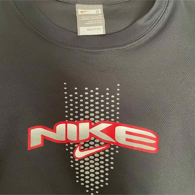 NIKE(ナイキ)のNike FiT DRY 黒 ブラック Tシャツ レディースのトップス(Tシャツ(半袖/袖なし))の商品写真