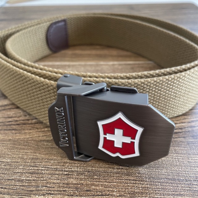 【VICTORINOX】ビクトリノックスベルト　ベージュ　アーミー　ミリタリー メンズのファッション小物(ベルト)の商品写真