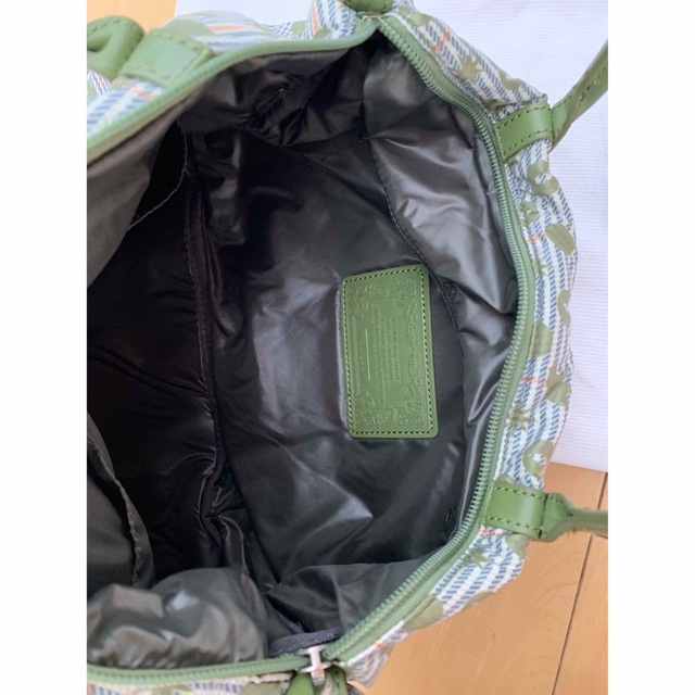 HUNTING WORLD(ハンティングワールド)のショルダーストラップ付き未使用バッグ レディースのバッグ(ハンドバッグ)の商品写真