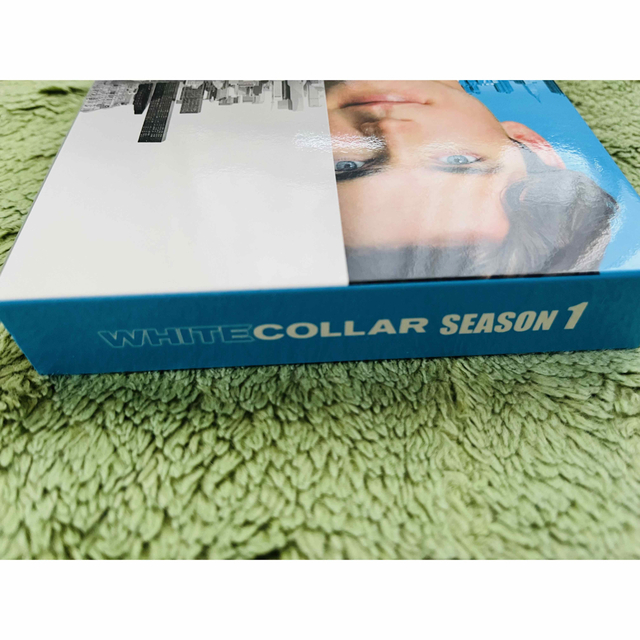 ホワイトカラー　シーズン1　＜SEASONSコンパクト・ボックス＞ DVD エンタメ/ホビーのDVD/ブルーレイ(TVドラマ)の商品写真