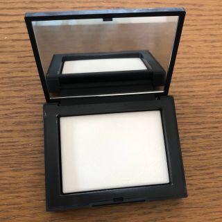 ナーズ(NARS)のNARS ライトリフレクティング　セッティングパウダー　プレストN  10g(フェイスパウダー)