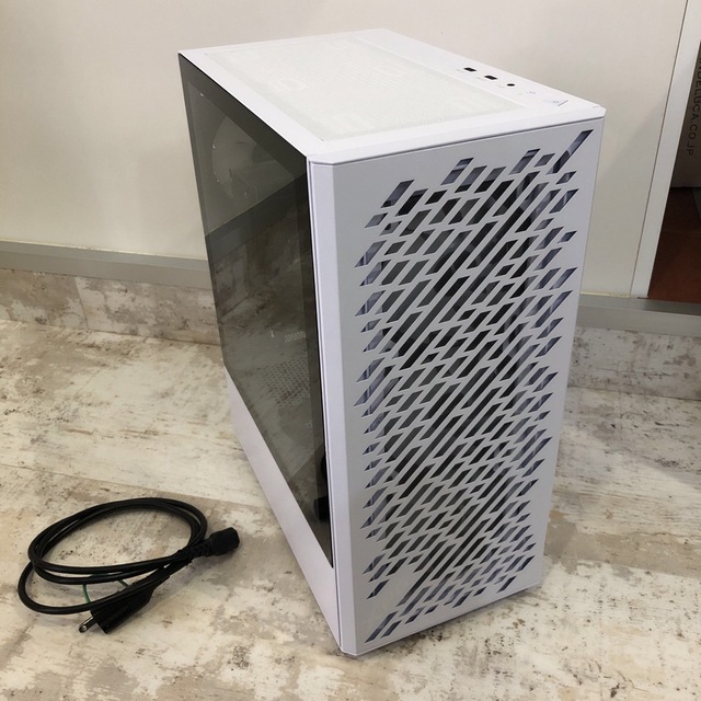 白いゲーミングPC i7 6800K 16GB GTX980 SSD 中古 自作 白いゲーミングPC i7 6800K 16GB GTX980 SSD 中古 自作