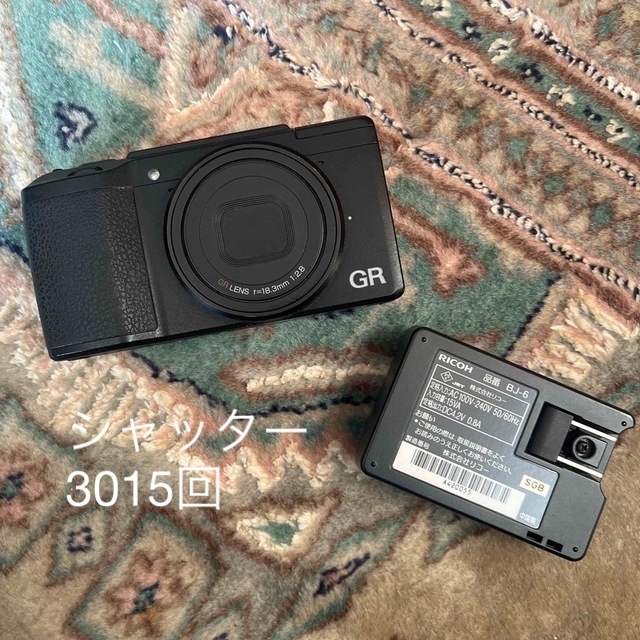予約販売 RICOH - 中古美品　本体　バッテリーチャージャー  GR2 コータくん様RICOH コンパクトデジタルカメラ