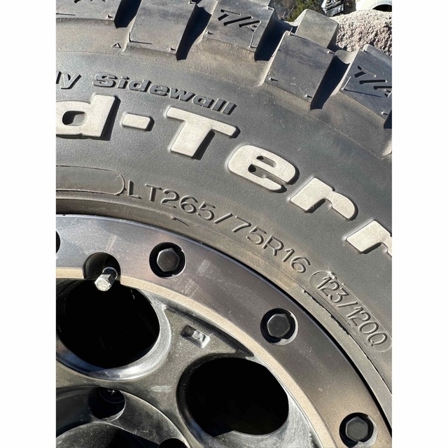 BFグッドリッチ(ビーエフグッドリッチ)のXTREME-J  XJ03  グッドリッチ265/75r16 FJクルーザー 自動車/バイクの自動車(タイヤ・ホイールセット)の商品写真