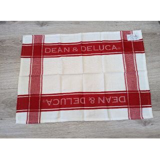 ディーンアンドデルーカ(DEAN & DELUCA)の【新品未使用】DEAN＆DELUCA ティータオル2枚セット（レッド・グリーン）(収納/キッチン雑貨)