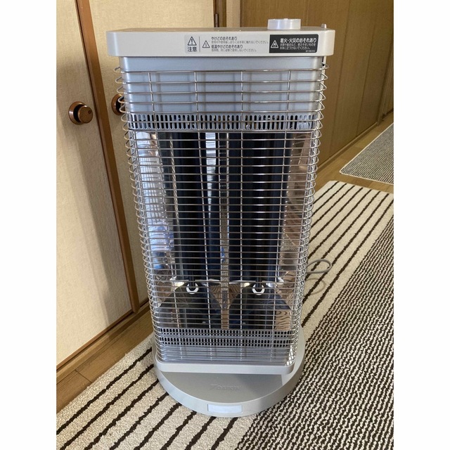 DAIKIN 遠赤外線暖房機　セラムヒート ERFT11YSE9