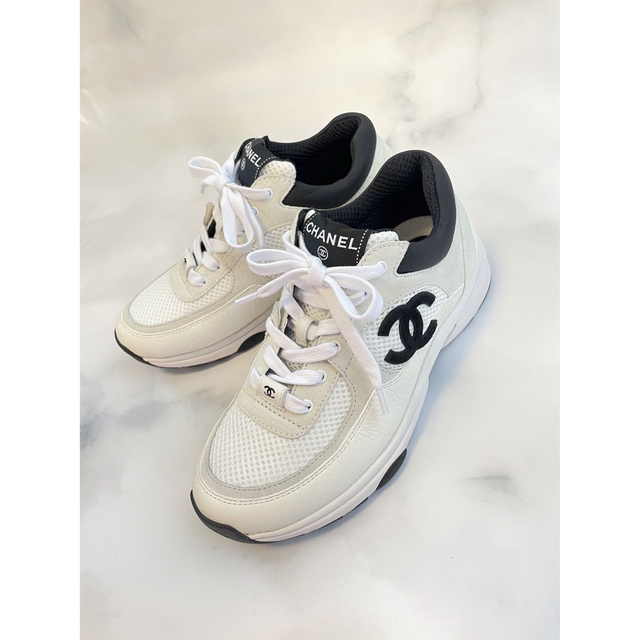高評価のクリスマスプレゼント CHANEL スニーカー CHANEL - スニーカー