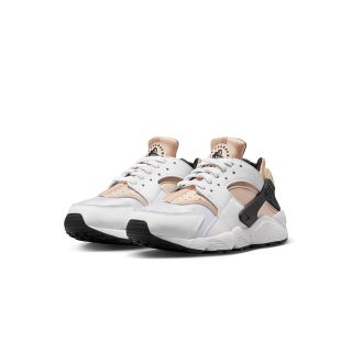 エミ(emmi)の【NIKE meets emmi】W NIKE AIR HUARACHE(スニーカー)