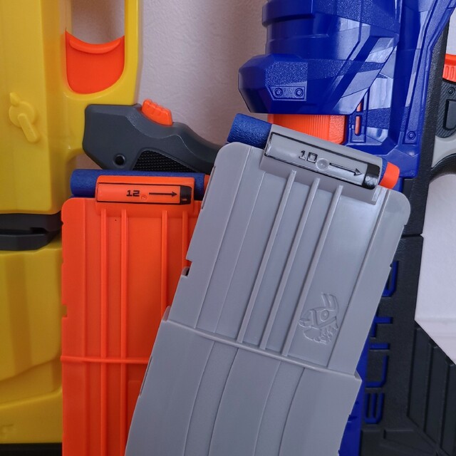 トイザらス(トイザラス)のNERFナーフFortniteﾌｫｰﾄﾅｲﾄ&ﾃﾞﾙﾀﾄﾛｰﾊﾟｰset エンタメ/ホビーのミリタリー(その他)の商品写真