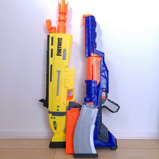 トイザラス(トイザらス)のNERFナーフFortniteﾌｫｰﾄﾅｲﾄ&ﾃﾞﾙﾀﾄﾛｰﾊﾟｰset(その他)