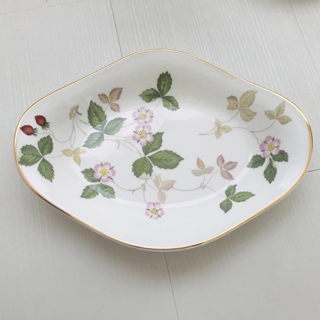 WEDGWOOD(ウェッジウッド)の美品 ウェッジウッド プレート ひし形 インテリア/住まい/日用品のキッチン/食器(食器)の商品写真