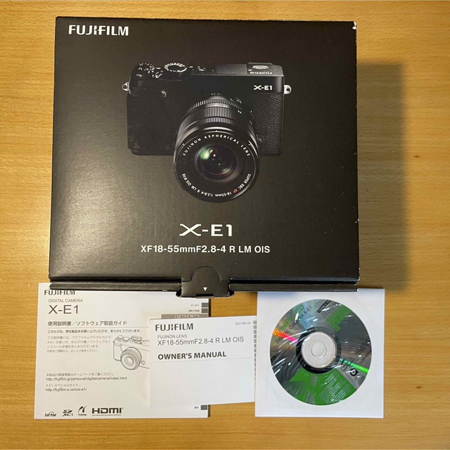 富士フイルム(フジフイルム)のX-E1 レンズキットXF18-55 F2.8-4R  中古品良品 スマホ/家電/カメラのカメラ(ミラーレス一眼)の商品写真