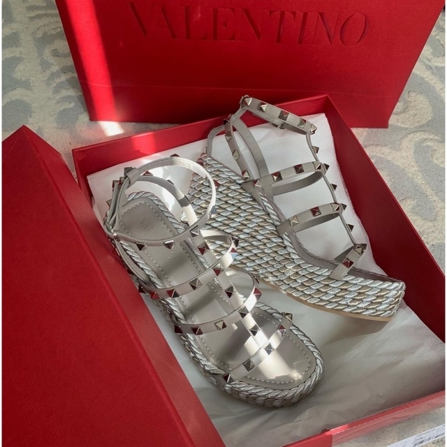 少し豊富な贈り物 VALENTINO - 【美品】valentino ロックスタッズ