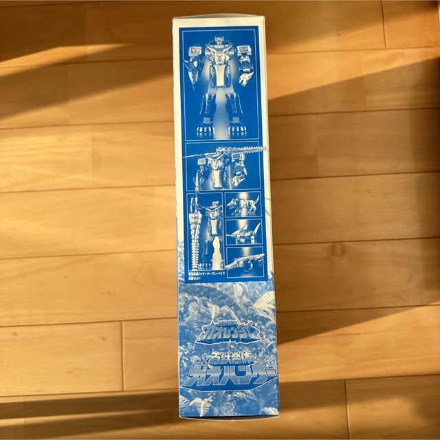 BANDAI(バンダイ)のDX百獣合体　ガオハンター　特別版　ガオリゲーターブルーバージョン エンタメ/ホビーのおもちゃ/ぬいぐるみ(模型/プラモデル)の商品写真