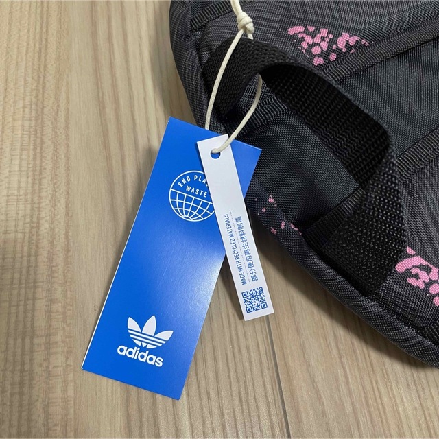 adidas(アディダス)のadidas original リュック レディースのバッグ(リュック/バックパック)の商品写真