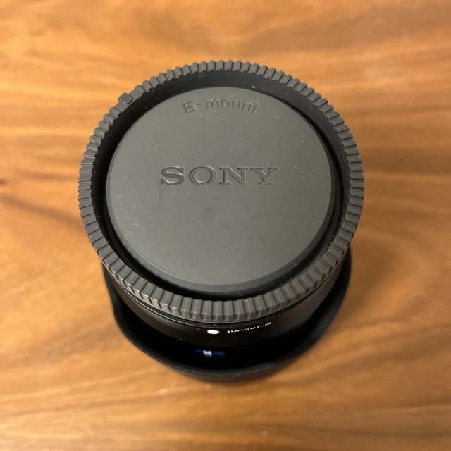 SONY(ソニー)のソニーEマウントレンズ　Sonnar T* FE 55mm F1.8 ZA スマホ/家電/カメラのカメラ(レンズ(単焦点))の商品写真