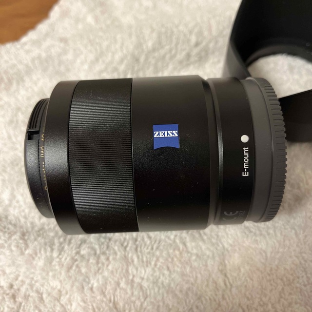 SONY(ソニー)のソニーEマウントレンズ　Sonnar T* FE 55mm F1.8 ZA スマホ/家電/カメラのカメラ(レンズ(単焦点))の商品写真