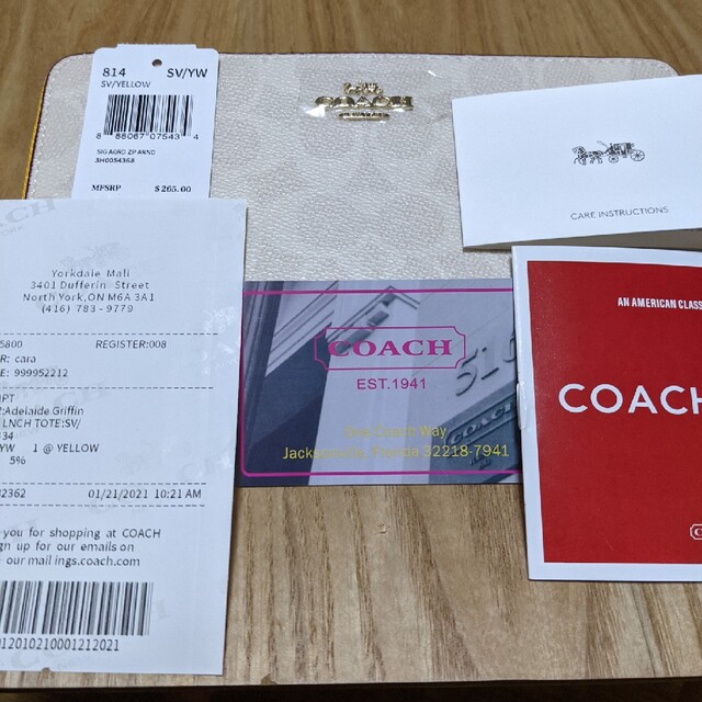 COACH(コーチ)のCOACH  長財布　白系シグネチャー　中は黄色 レディースのファッション小物(財布)の商品写真