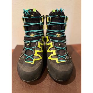 モンチュラ/SUPERVERTIGO CARBON GTX WOMAN　24cm(登山用品)