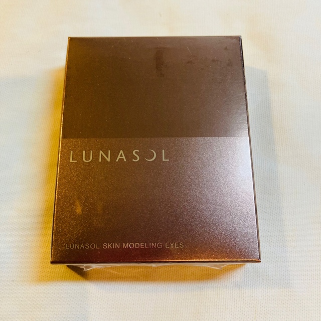 LUNASOL(ルナソル)のスキンモデリングアイズ  #01 ベージュ ベージュ  アイシャドウ コスメ/美容のベースメイク/化粧品(アイシャドウ)の商品写真