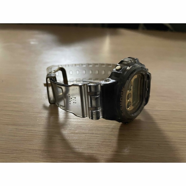 G-SHOCK(ジーショック)のG-SHOCK / DW-6900FG 8JF メンズの時計(腕時計(デジタル))の商品写真