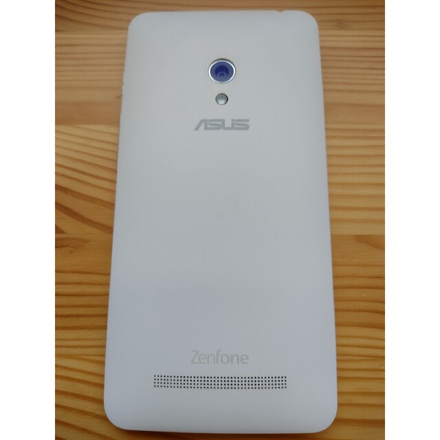 ASUS(エイスース)のZenfone5 A500KL SIMフリー スマホ/家電/カメラのスマートフォン/携帯電話(スマートフォン本体)の商品写真