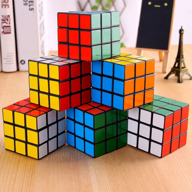 1個 ルービックキューブ スピードキューブ 知育玩具 脳トレ パズル 3×3×3 エンタメ/ホビーのおもちゃ/ぬいぐるみ(その他)の商品写真