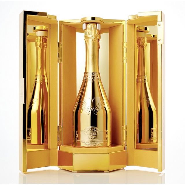 限定エンジェル シャンパン ヴィンテージ 2007 ゴールド 食品/飲料/酒の酒(シャンパン/スパークリングワイン)の商品写真