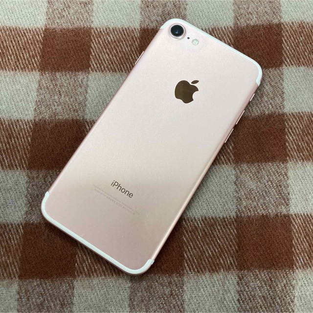 iPhone(アイフォーン)の🔴iPhone7 32GB SIMフリー スマホ/家電/カメラのスマートフォン/携帯電話(スマートフォン本体)の商品写真