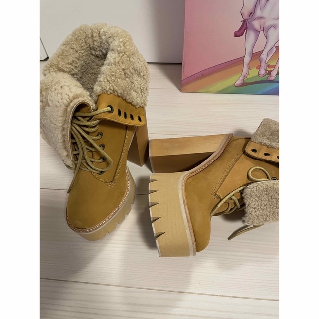 JEFFREY CAMPBELL(ジェフリーキャンベル)のジェフリーキャンベル　ムートンハイヒール レディースの靴/シューズ(サンダル)の商品写真