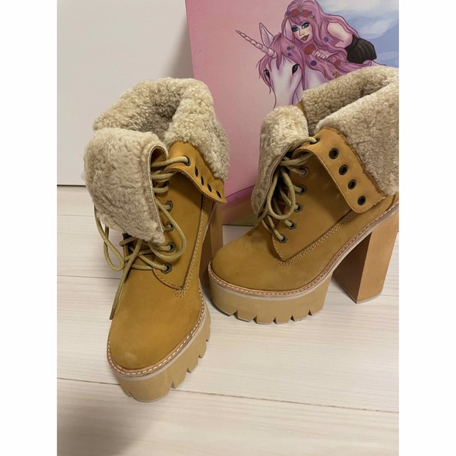 JEFFREY CAMPBELL(ジェフリーキャンベル)のジェフリーキャンベル　ムートンハイヒール レディースの靴/シューズ(サンダル)の商品写真