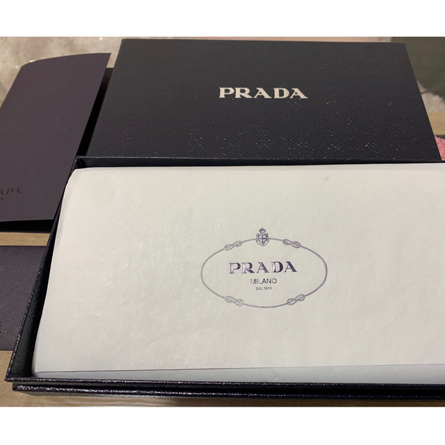 PRADA(プラダ)のPRADAウォレット レディースのファッション小物(財布)の商品写真