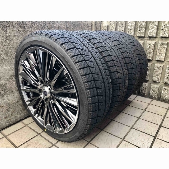 新品 スタッドレス 225/40R18 ブリヂストン VRX　レイズ ヴォウジェ 自動車/バイクの自動車(タイヤ・ホイールセット)の商品写真