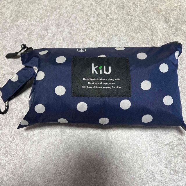 KiU(キウ)のKiU  レインポンチョ　ピースドット レディースのジャケット/アウター(ポンチョ)の商品写真