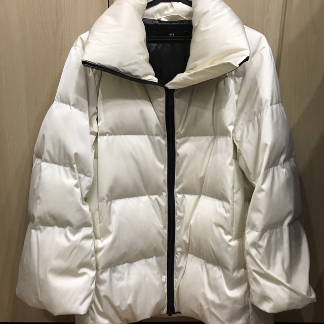 UNIQLO - ユニクロ ダウンボリュームジャケット +j S ホワイトの通販