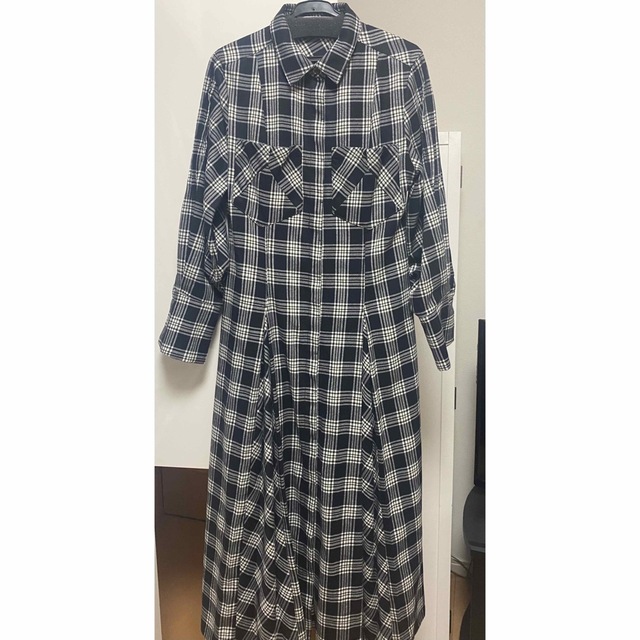 Her lip to(ハーリップトゥ)のCheckered Pleats Long Shirt Dress  レディースのワンピース(ロングワンピース/マキシワンピース)の商品写真