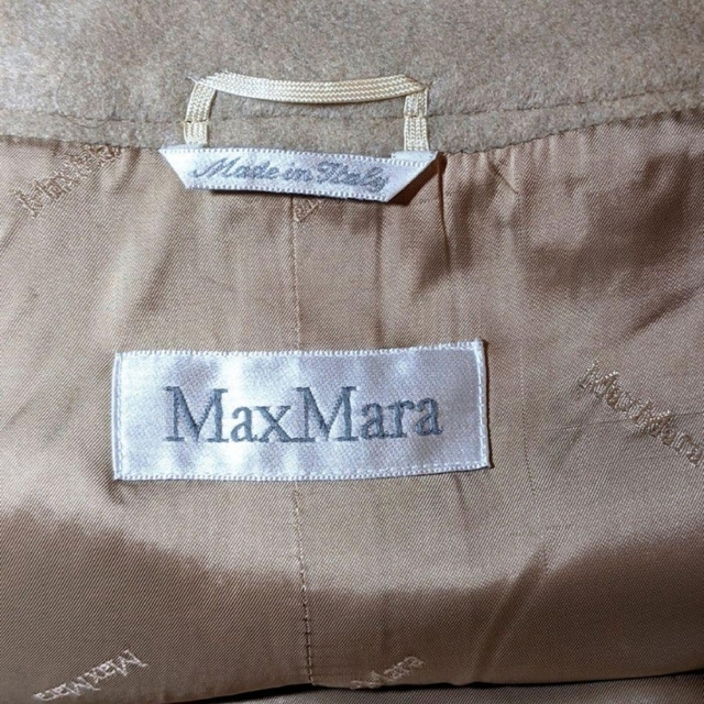 Max Mara(マックスマーラ)のマックスマーラ☆最高級白タグ☆スタンドカラーロングコート☆体型カバー◎美品です レディースのジャケット/アウター(ロングコート)の商品写真