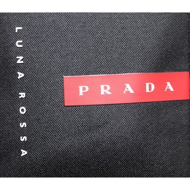 PRADA(プラダ)のprdp2bb 新品未使用本物箱付き　プラダ　PRADA　ナイロンポーチ レディースのファッション小物(ポーチ)の商品写真