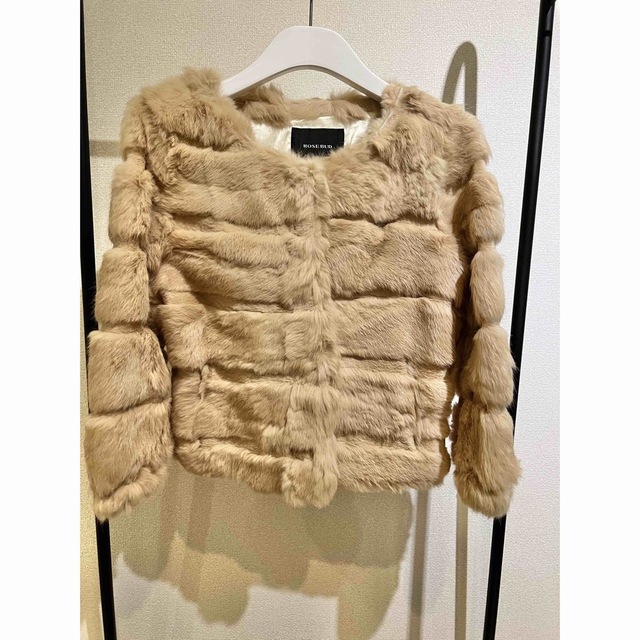 ROSE BUD(ローズバッド)のローズバッド ROSEBAD ファーコート レディースのジャケット/アウター(毛皮/ファーコート)の商品写真