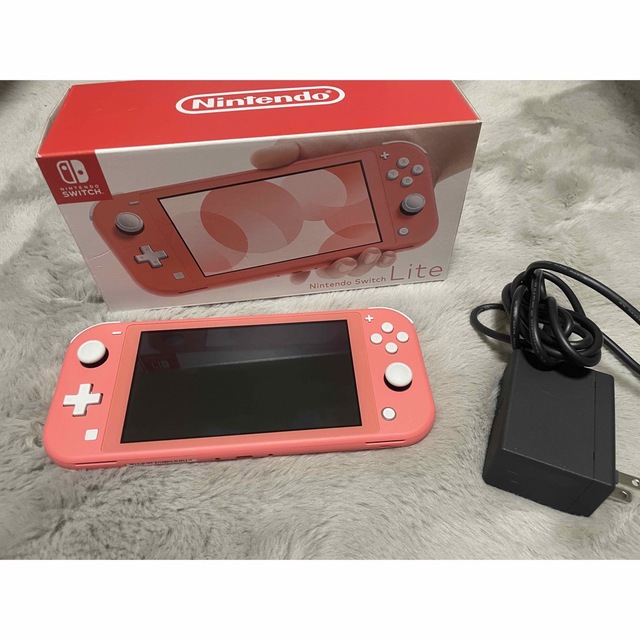 任天堂Switch Lite コーラル付属品箱はございません