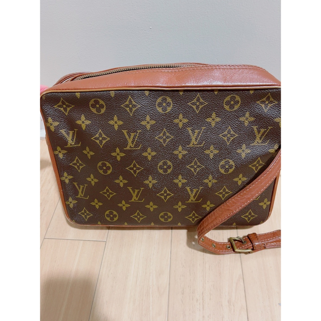 ルイヴィトン　LOUIS VUITTON ショルダー