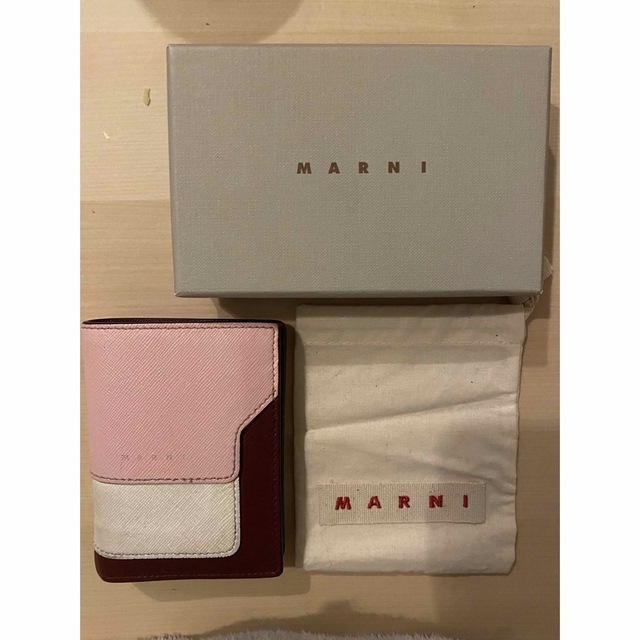 Marni(マルニ)のTNK様専用　MARNI  マルニ　バイフォールドウォレット　ピンク　財布 レディースのファッション小物(財布)の商品写真