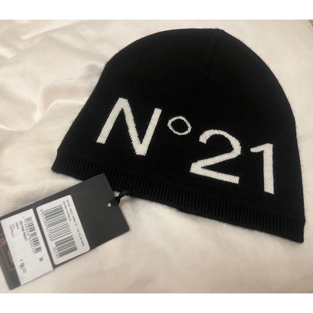No. 21(ナンバートゥエンティワン)のＮ°21ヌメロヴェントゥーノ　ニット帽 メンズの帽子(キャップ)の商品写真