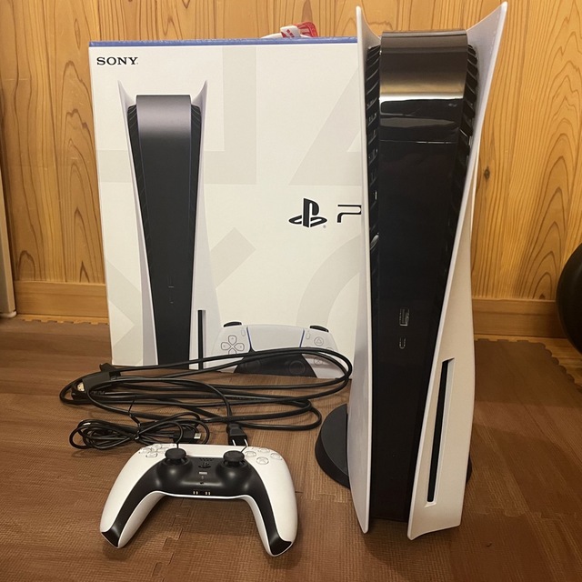 PlayStation(プレイステーション)の中古　SONY PlayStation5 CFI-1100A01 エンタメ/ホビーのゲームソフト/ゲーム機本体(家庭用ゲーム機本体)の商品写真